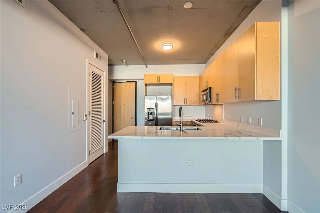 353 Bonneville, Las Vegas, NV 89101