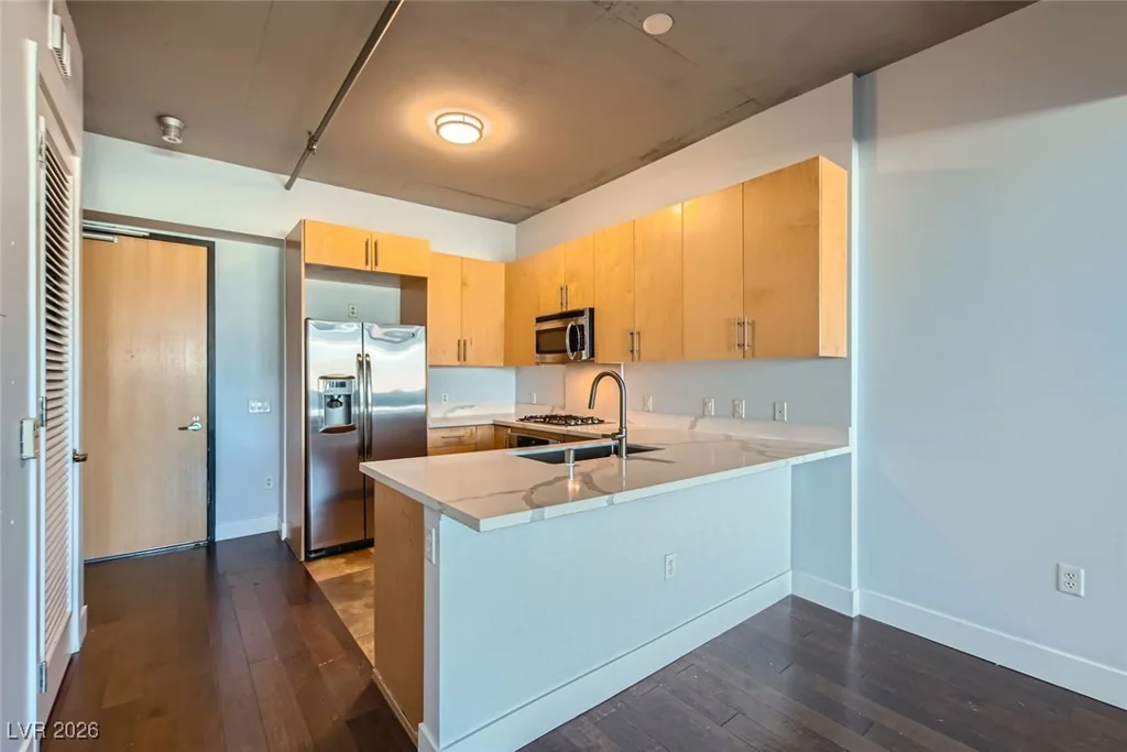 353 Bonneville, Las Vegas, NV 89101