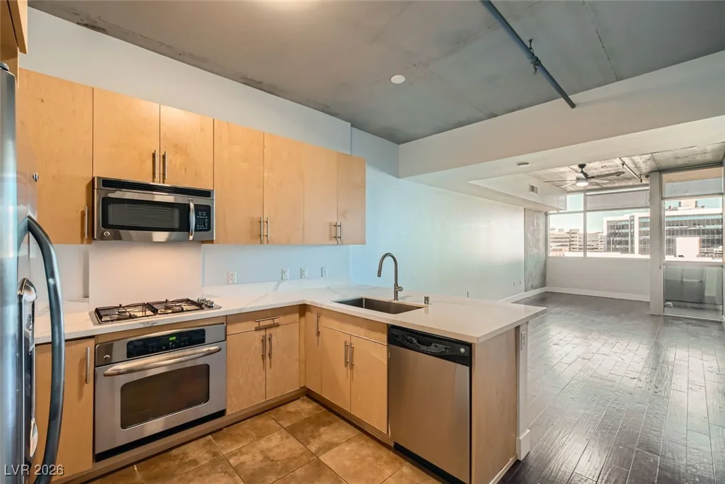 353 Bonneville, Las Vegas, NV 89101