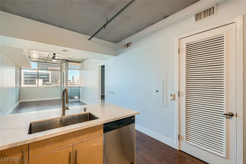 353 Bonneville, Las Vegas, NV 89101