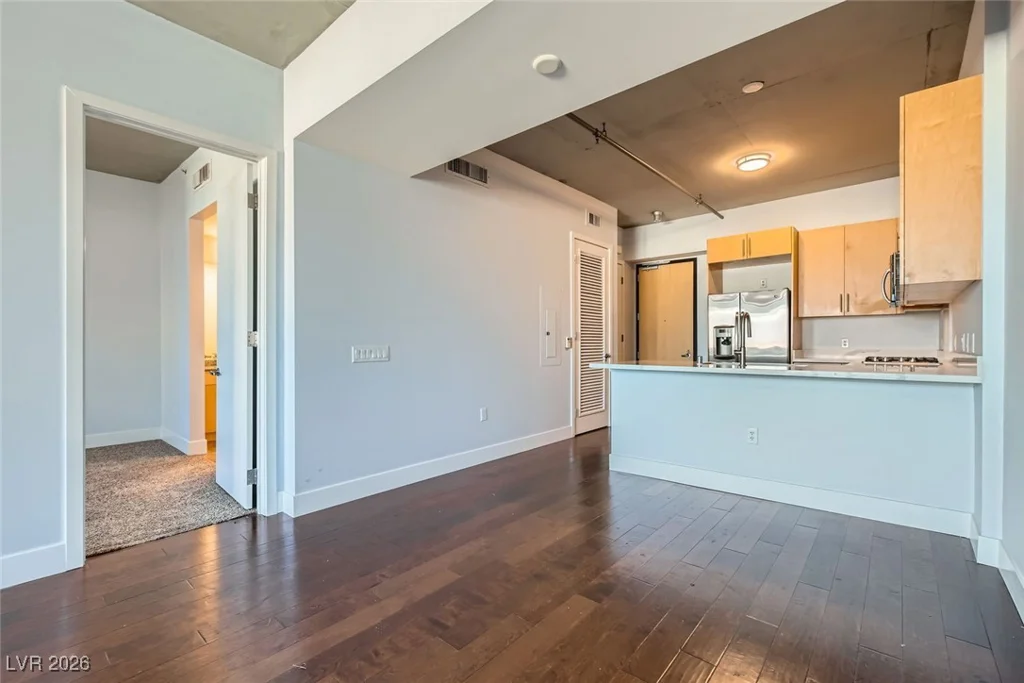 353 Bonneville, Las Vegas, NV 89101