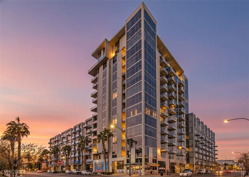 353 Bonneville, Las Vegas, NV 89101