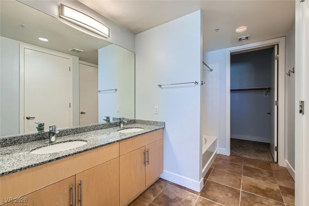 353 Bonneville, Las Vegas, NV 89101