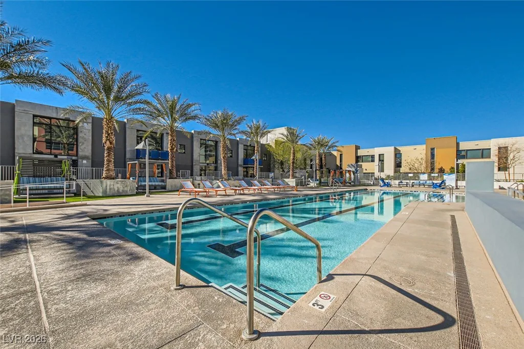 353 Bonneville, Las Vegas, NV 89101