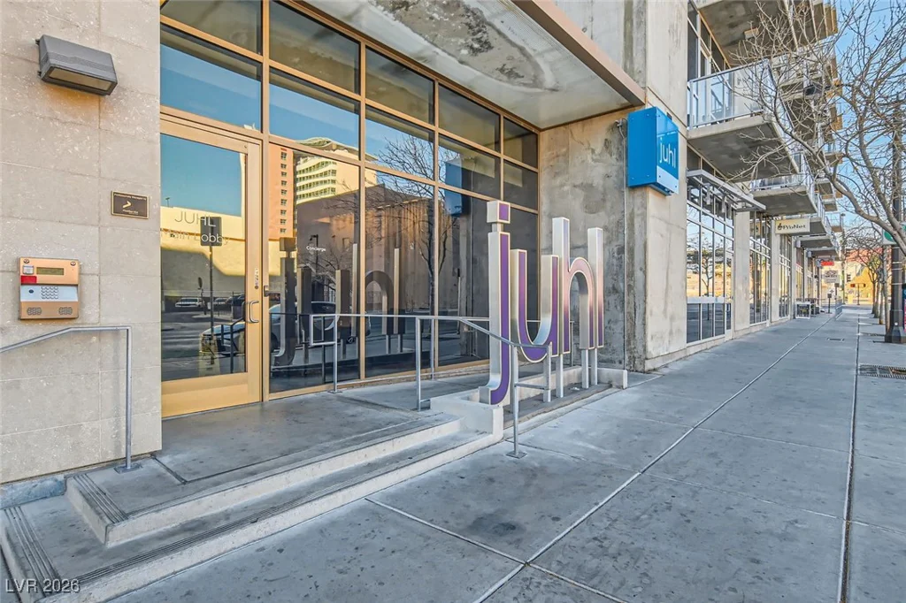 353 Bonneville, Las Vegas, NV 89101
