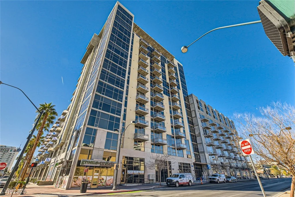 353 Bonneville, Las Vegas, NV 89101
