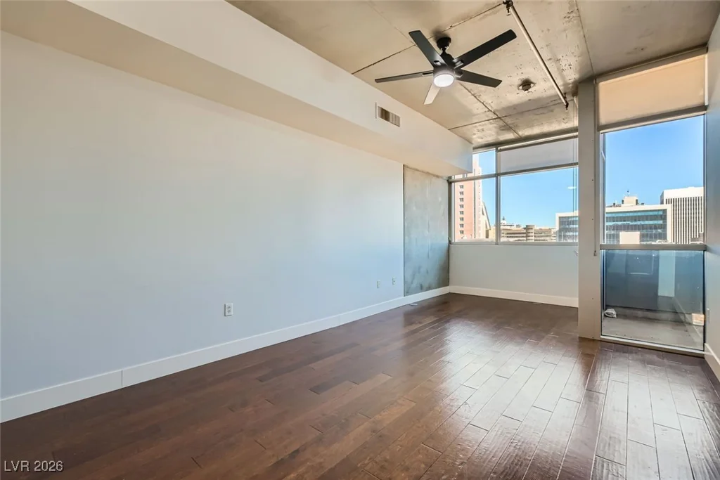 353 Bonneville, Las Vegas, NV 89101