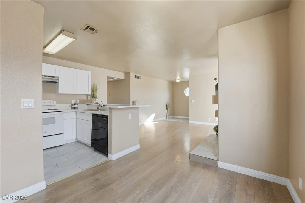 2982 Juniper Hills, Las Vegas, NV 89142