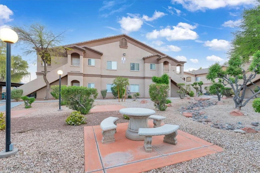 5751 Hacienda, Las Vegas, NV 89122