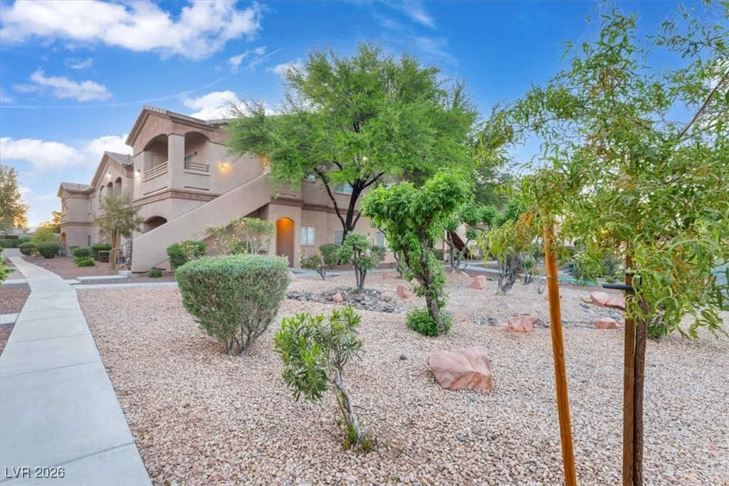 5751 Hacienda, Las Vegas, NV 89122