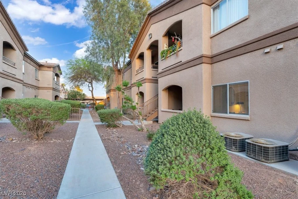5751 Hacienda, Las Vegas, NV 89122