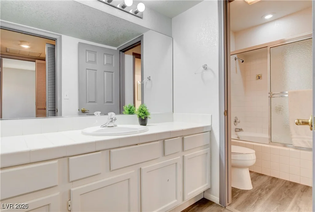 5481 Painted Mirage, Las Vegas, NV 89149