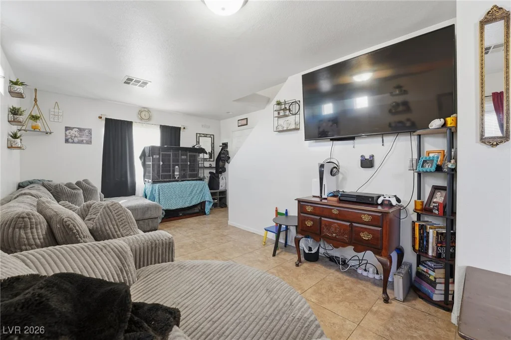 5220 Paradise Valley, Las Vegas, NV 89156