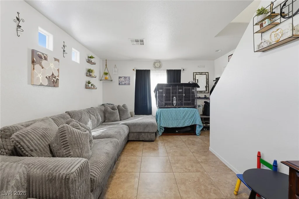 5220 Paradise Valley, Las Vegas, NV 89156