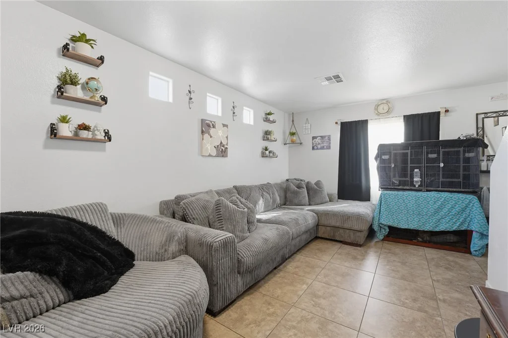 5220 Paradise Valley, Las Vegas, NV 89156