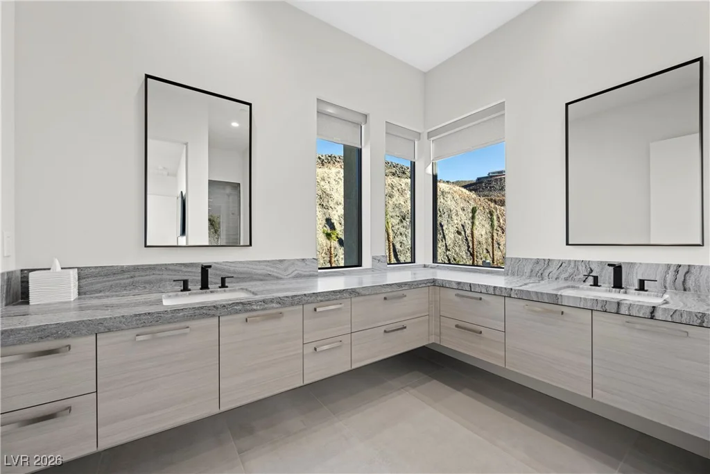 577 Overlook Rim, Henderson, NV 89012