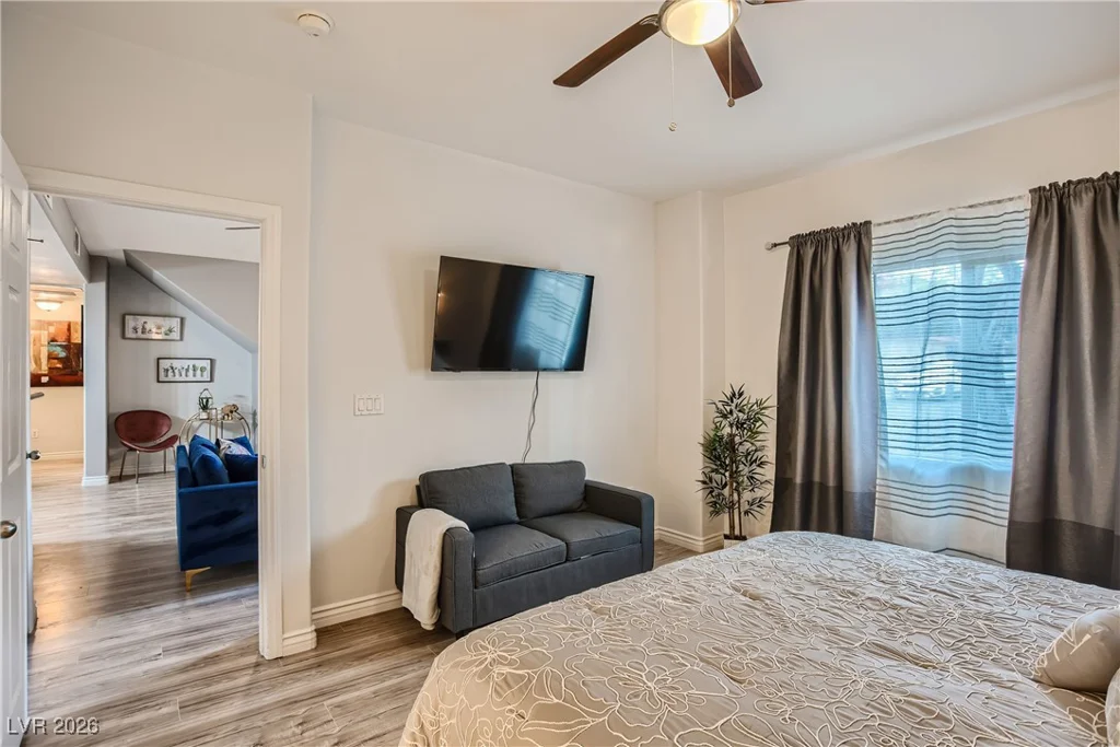 7701 Robindale, Las Vegas, NV 89113