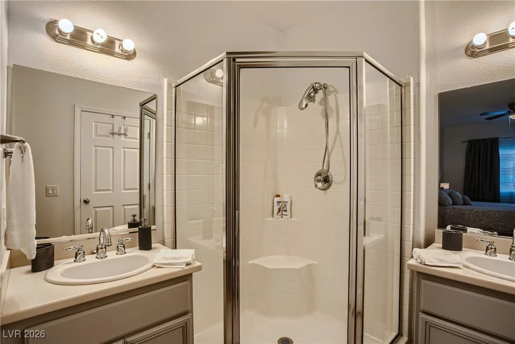 7701 Robindale, Las Vegas, NV 89113