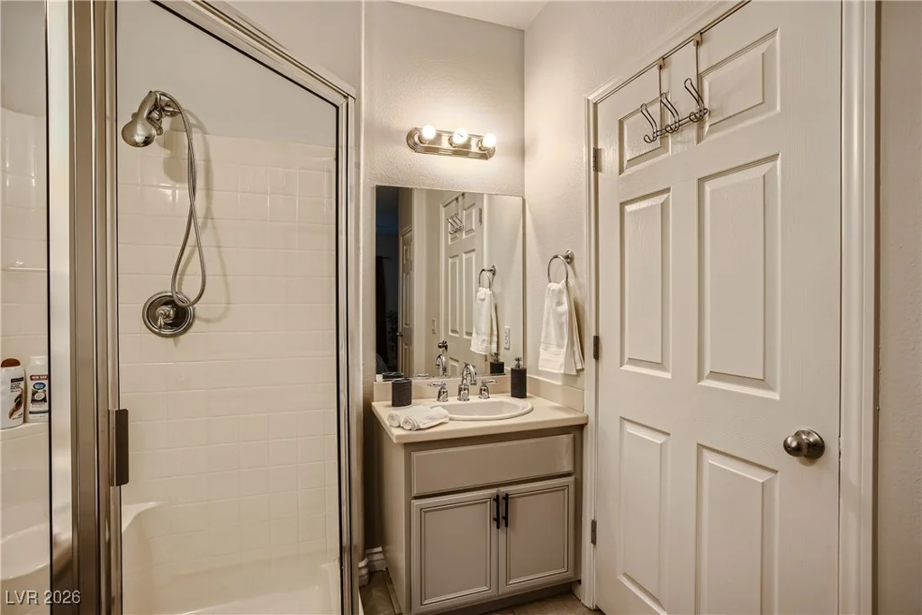 7701 Robindale, Las Vegas, NV 89113