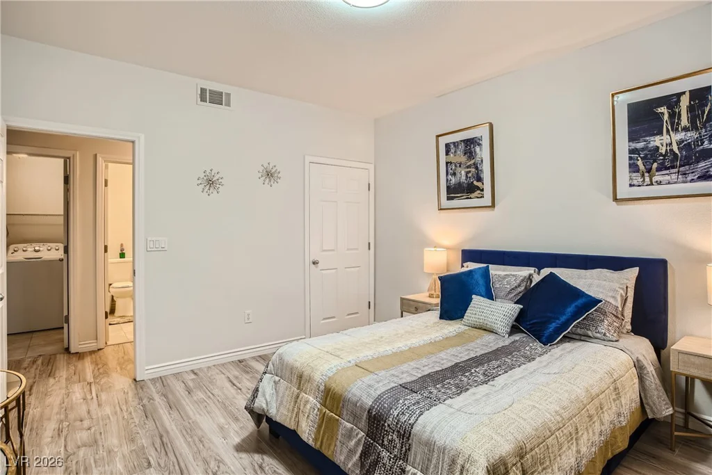 7701 Robindale, Las Vegas, NV 89113