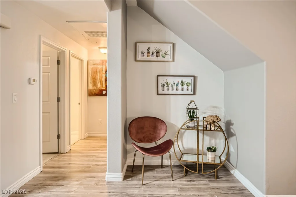 7701 Robindale, Las Vegas, NV 89113