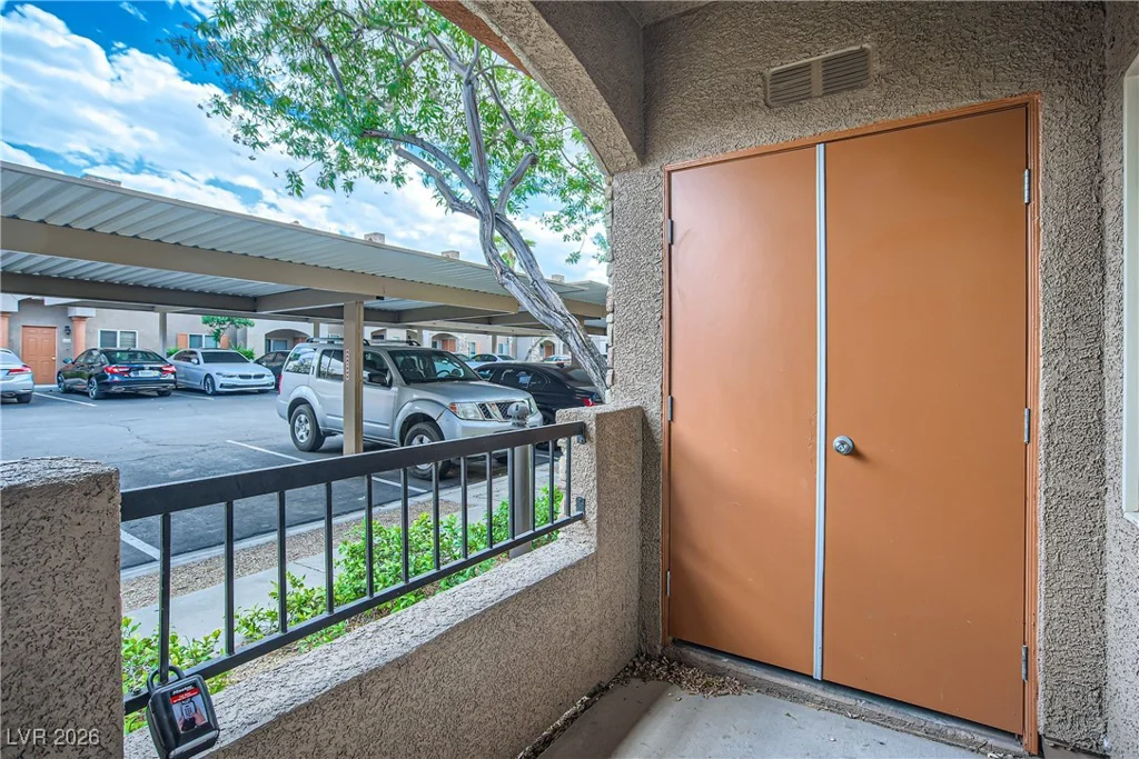 7701 Robindale, Las Vegas, NV 89113