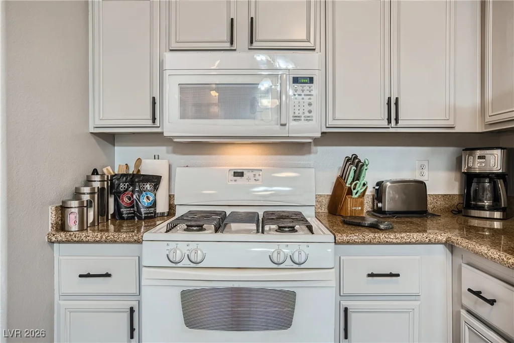 7701 Robindale, Las Vegas, NV 89113