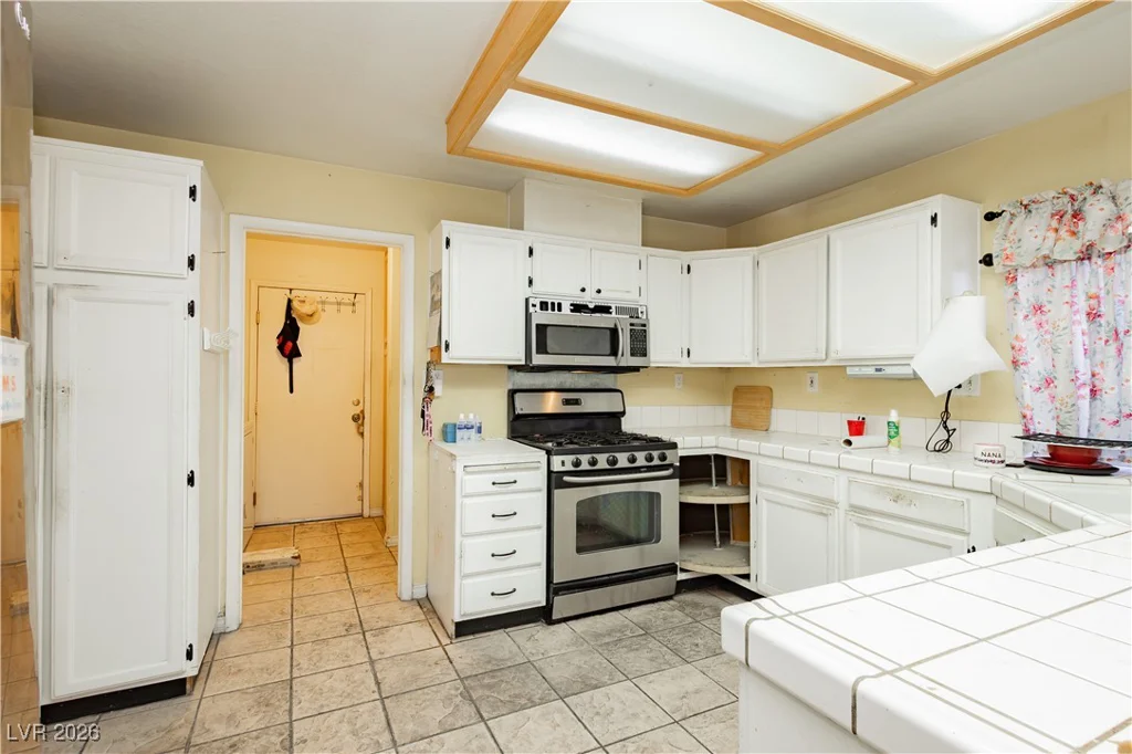1808 La Villa, North Las Vegas, NV 89031