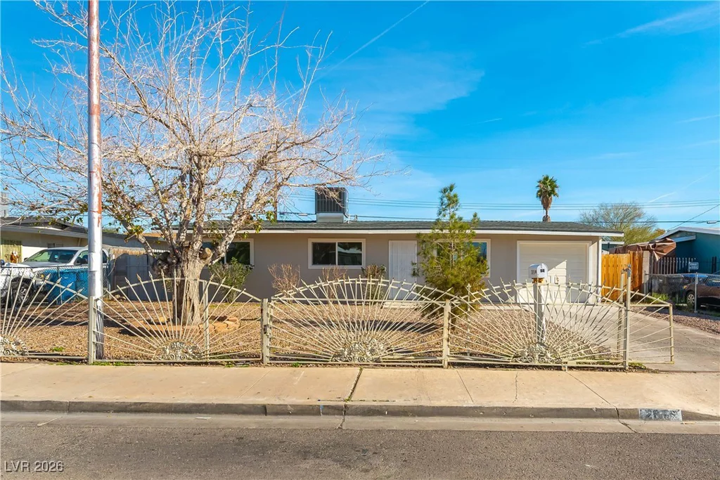 2816 Berg, North Las Vegas, NV 89030
