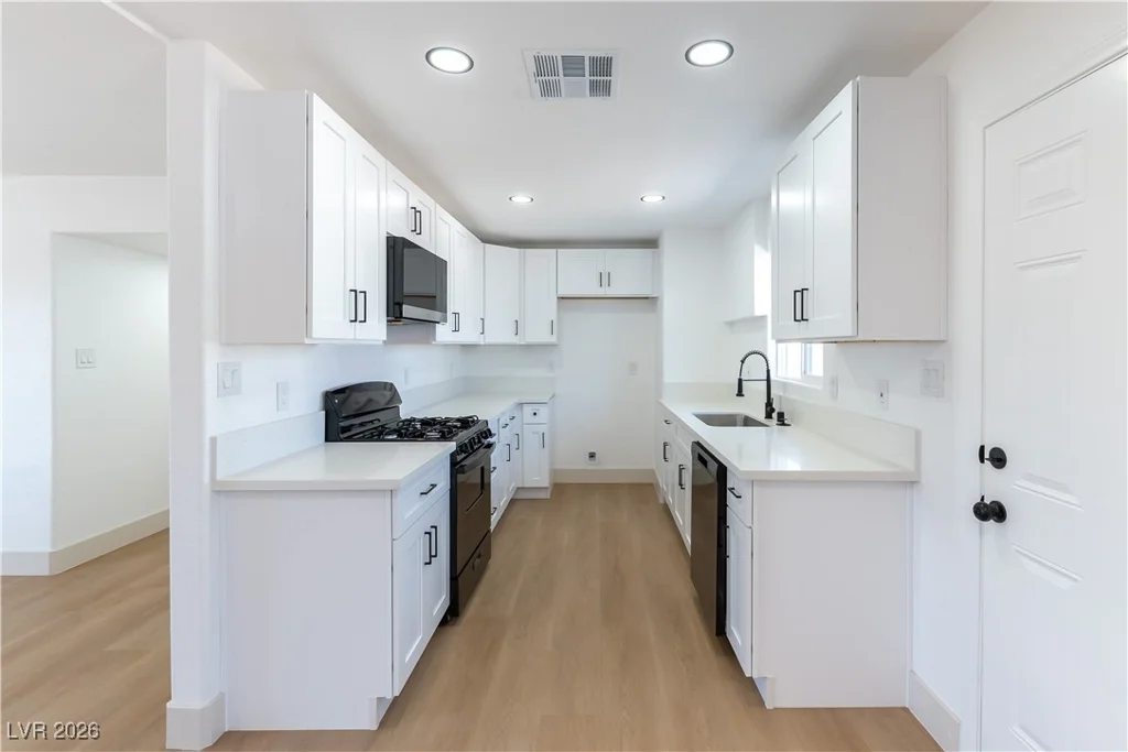 2816 Berg, North Las Vegas, NV 89030