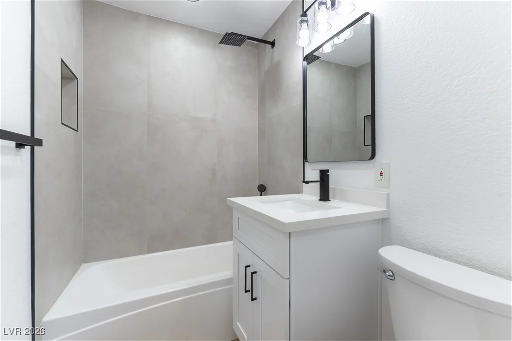 2816 Berg, North Las Vegas, NV 89030