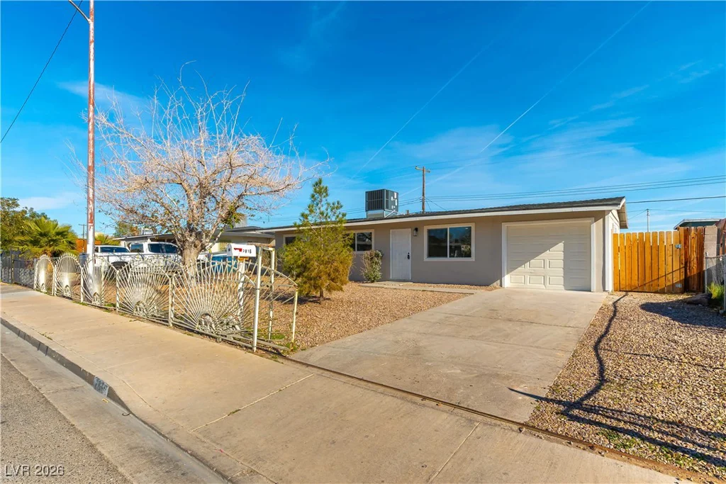 2816 Berg, North Las Vegas, NV 89030