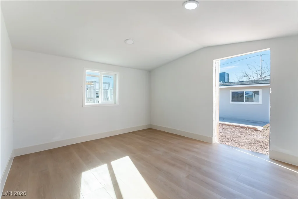 2816 Berg, North Las Vegas, NV 89030