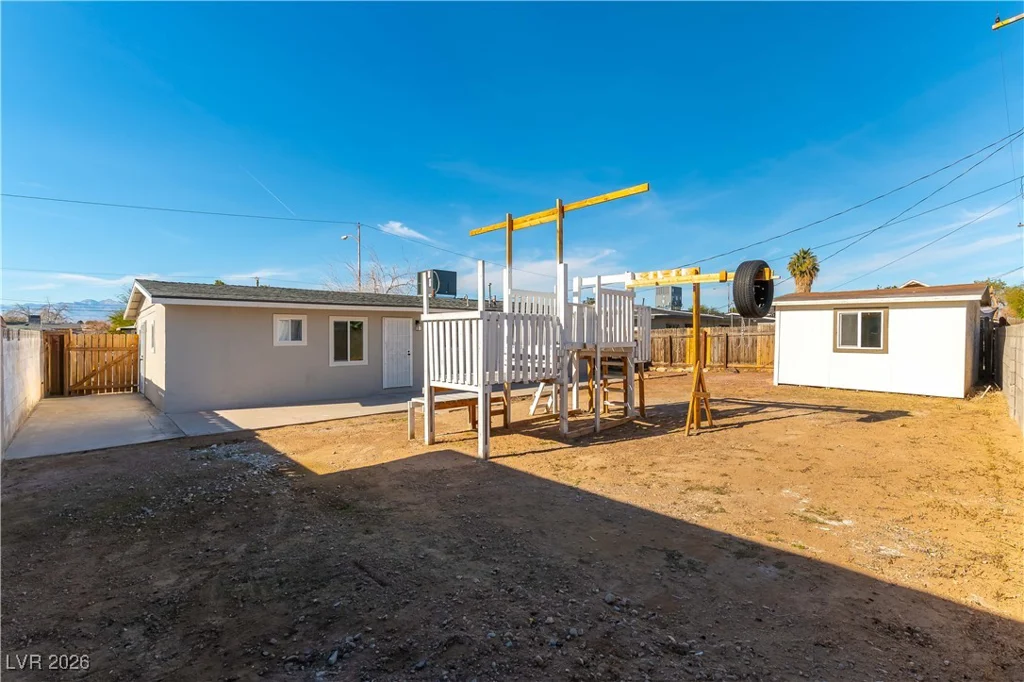 2816 Berg, North Las Vegas, NV 89030
