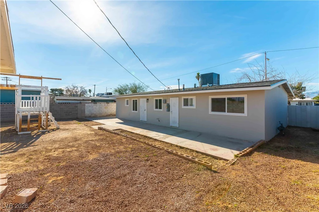 2816 Berg, North Las Vegas, NV 89030