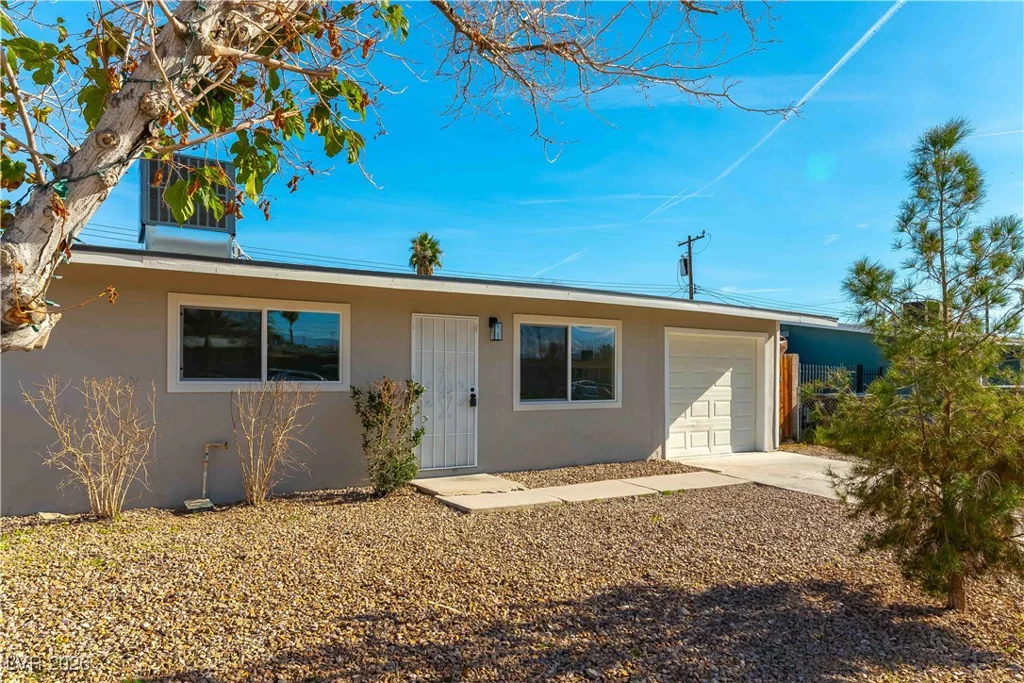 2816 Berg, North Las Vegas, NV 89030