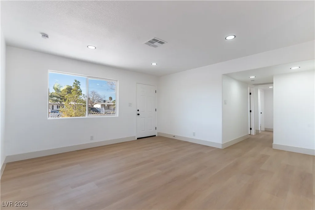 2816 Berg, North Las Vegas, NV 89030