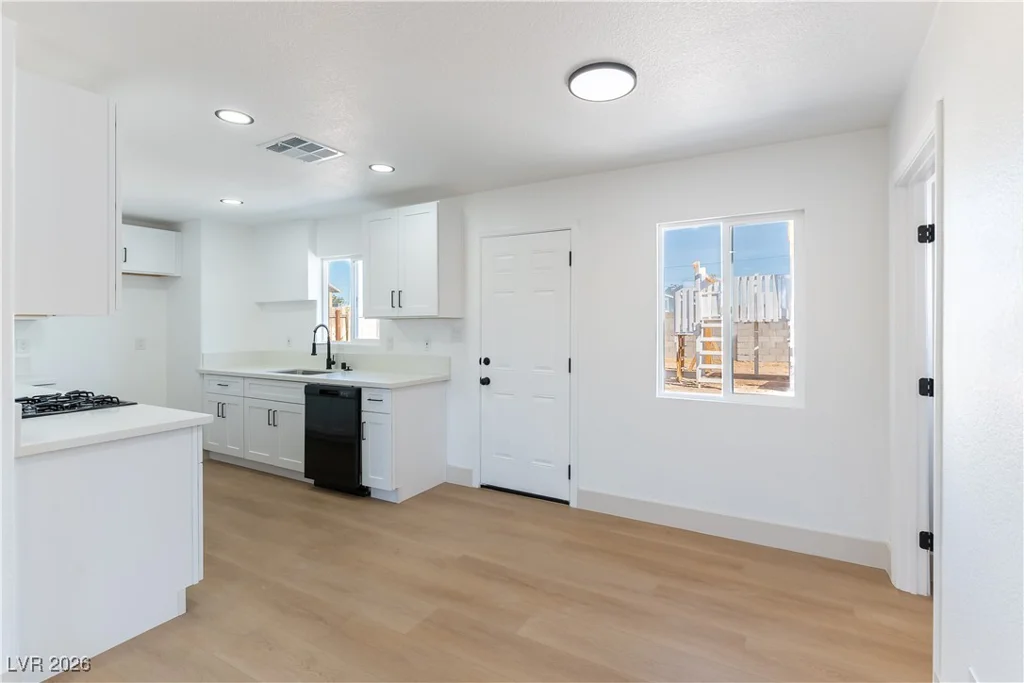 2816 Berg, North Las Vegas, NV 89030