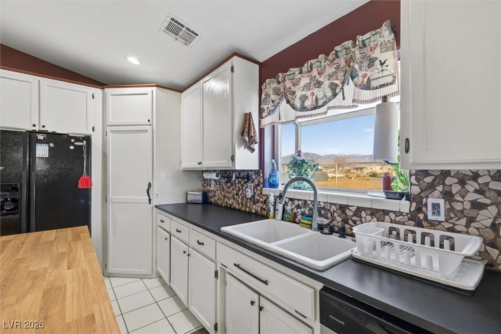 821 Happy, Pahrump, NV 89048