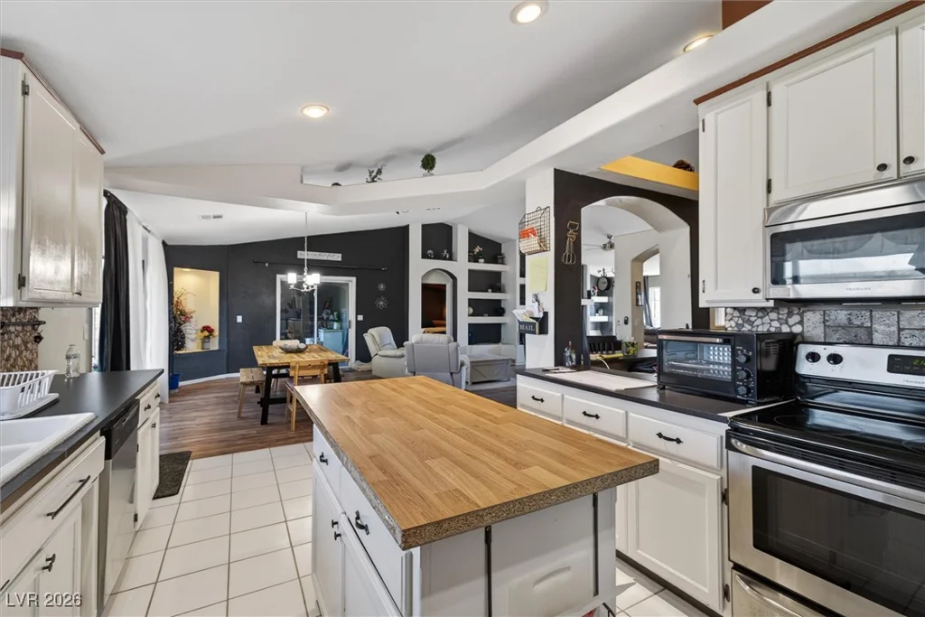 821 Happy, Pahrump, NV 89048