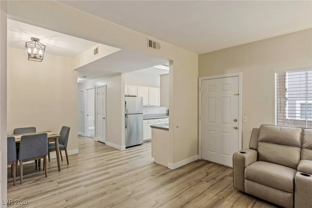 5250 Rainbow, Las Vegas, NV 89118