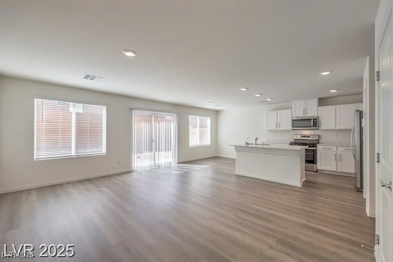 7524 Sierra River, North Las Vegas, NV 89084
