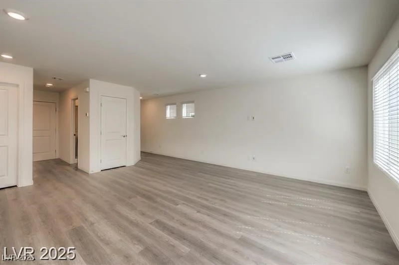 7524 Sierra River, North Las Vegas, NV 89084