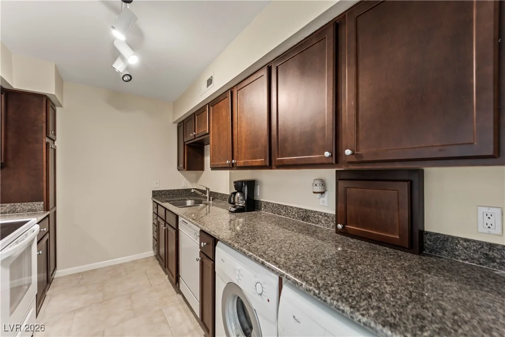 2867 Geary, Las Vegas, NV 89109