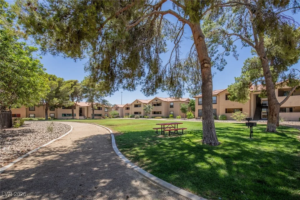 2451 Rainbow, Las Vegas, NV 89108