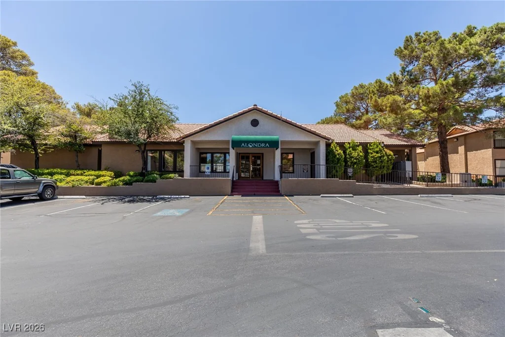 2451 Rainbow, Las Vegas, NV 89108