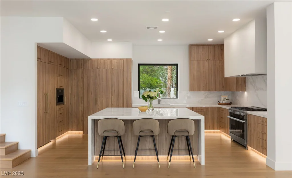 204 Luxaire, Las Vegas, NV 89144