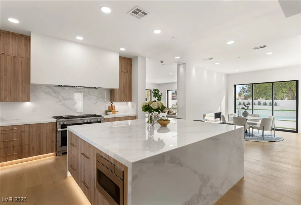 204 Luxaire, Las Vegas, NV 89144