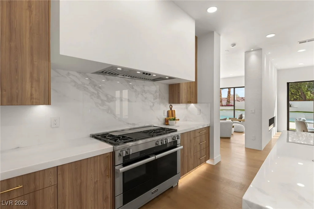 204 Luxaire, Las Vegas, NV 89144
