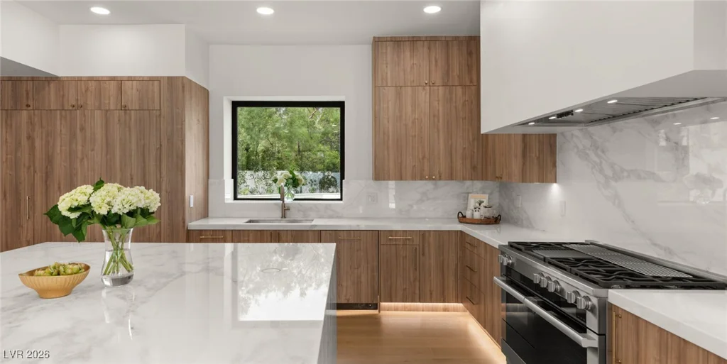 204 Luxaire, Las Vegas, NV 89144